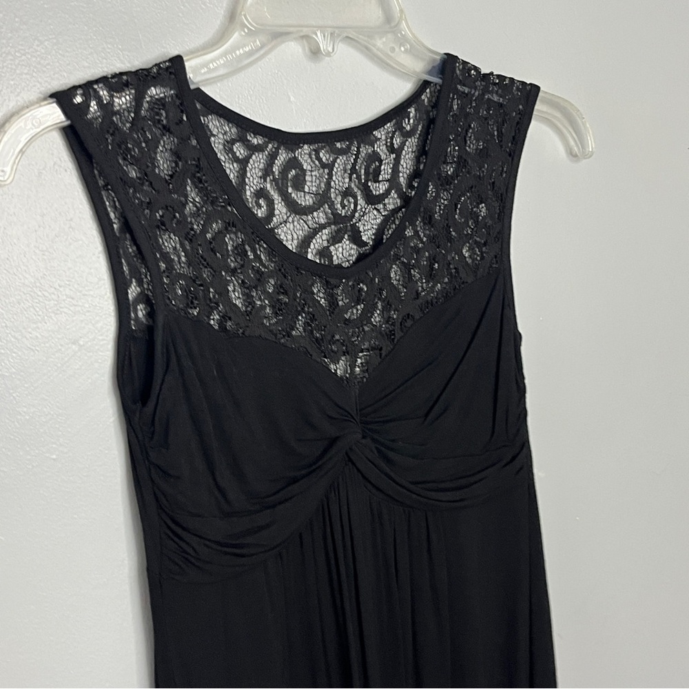 Elegant Black Lace Dress - Picture 2 of 10